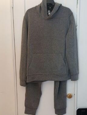 H&M Men's Gray Hooded Sweatshirt and Joggers Set